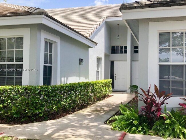 Building Photo - 8723 Forest Hills Blvd