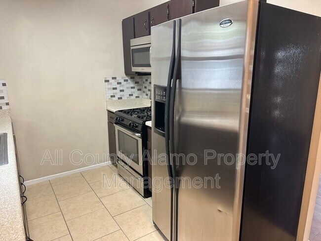 Building Photo - 308 Lucas St