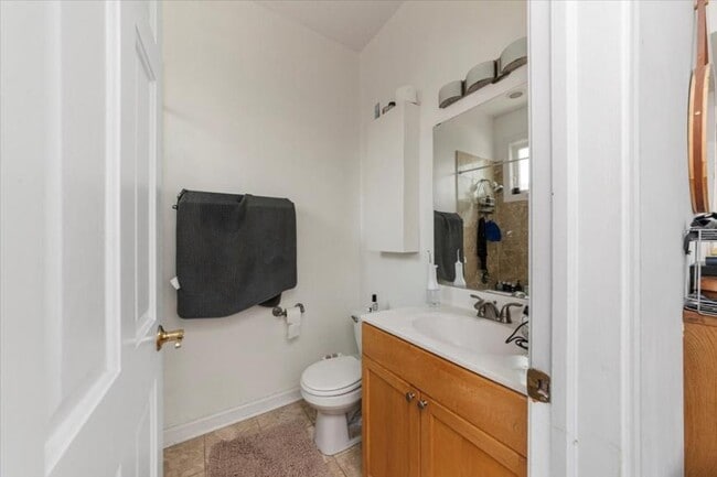 Building Photo - 2 bedroom in Chicago IL 60622