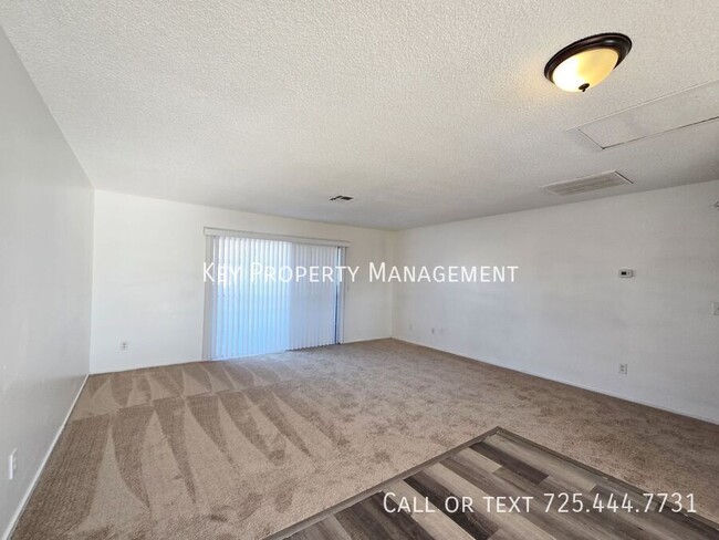 Foto del edificio - OPEN 3 BEDROOM/ 2 BATH CONDO