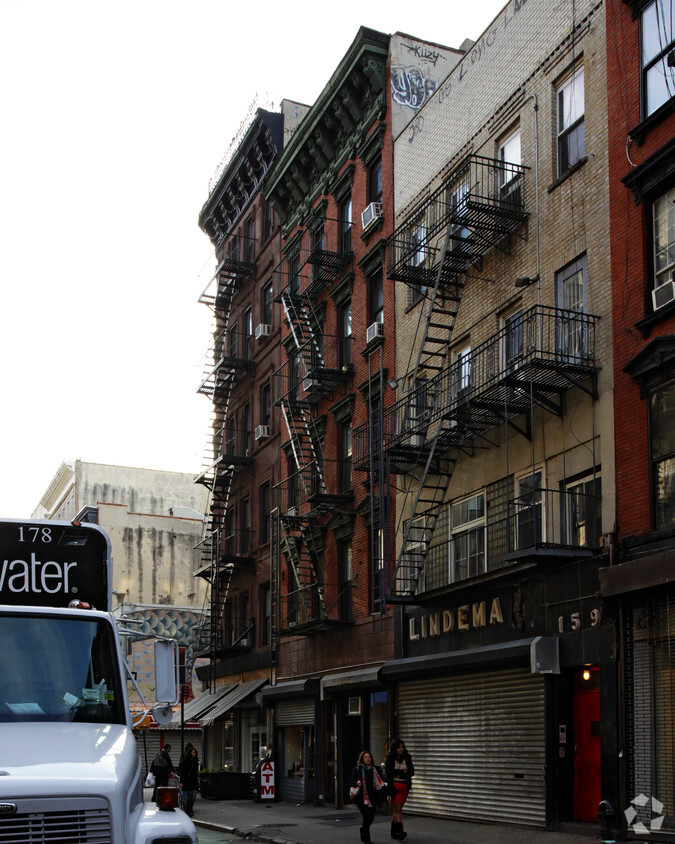 Building Photo - 161 Rivington St