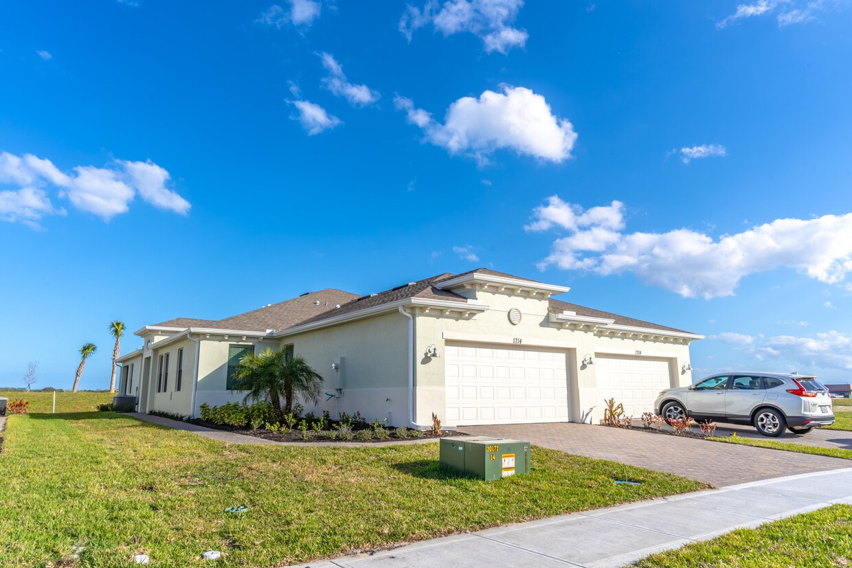 Primary Photo - 1714 Velky Ln