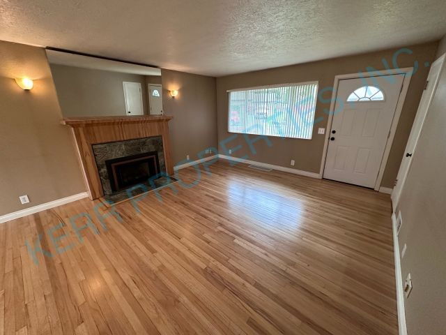 Photo - FREE RENT! Charming 3-Bedroom Haven with 2 Baths in Gresham – 1308 Sq. Ft. of Comfort! Apartment