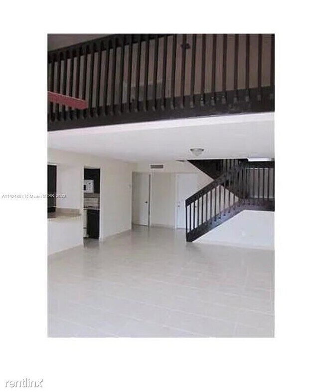 Foto del edificio - 3 br, 2.5 bath Townhome - 605 NW 210th St