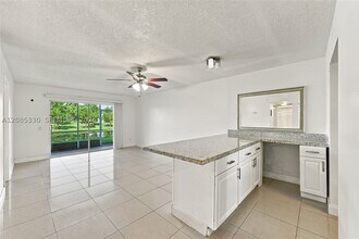 Building Photo - 2431 SW 82nd Ave