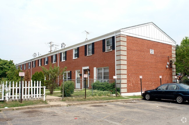 Building Photo - 823-863 N Elmhurst Rd