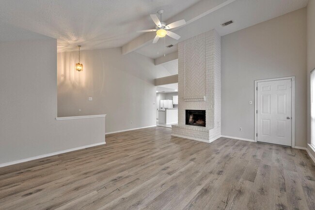 Foto del edificio - 2011 Creek Valley Ln