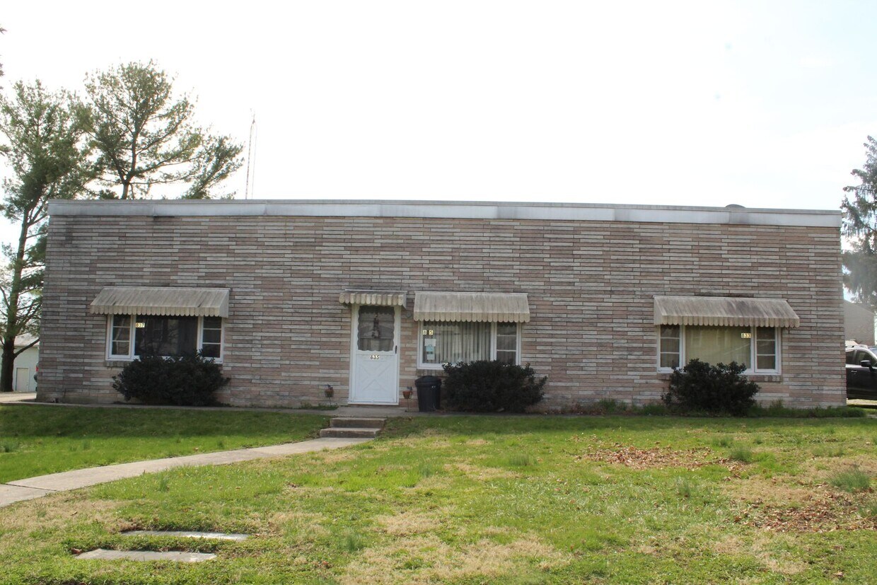 Primary Photo - 837 York St, Hanover, PA 17331