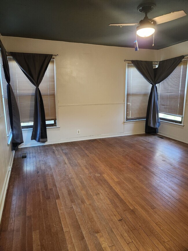 Foto del edificio - 7039 N 200 East Rd