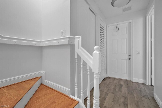 Foto del edificio - 3 br, 3.5 bath Townhome - 569 NW 35th Ln