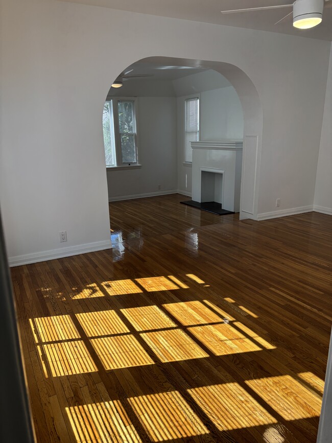Foto del edificio - 8707 W West Knoll Dr