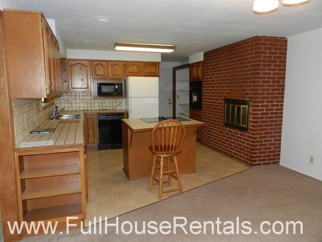 Building Photo - 3 br, 1.5 bath House - 1944 Carmel Ave