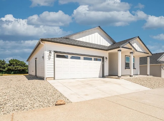 Building Photo - 761 Spyglass