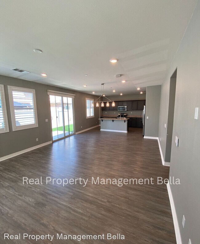 Foto del edificio - 3 br, 2.5 bath House - 30441 Village Terra...