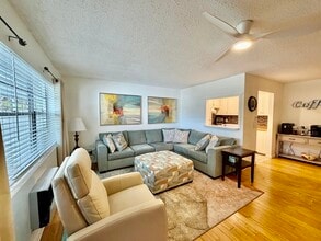 Building Photo - 335 Durham Cir