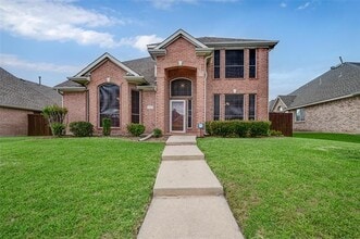 Building Photo - 4621 Gardenia Way