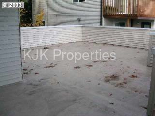 Building Photo - 3505 SW Barbur Blvd