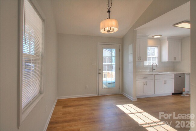 Foto del edificio - 608 Anne Ave