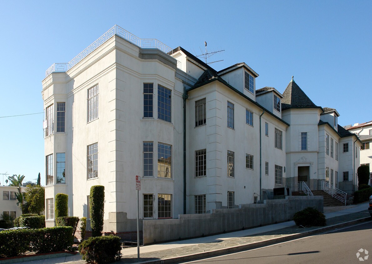 1920 Palmerston Place - 1920 Palmerston Pl