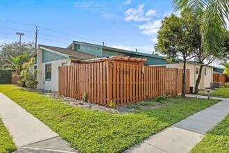 Building Photo - 1100 Manor Dr