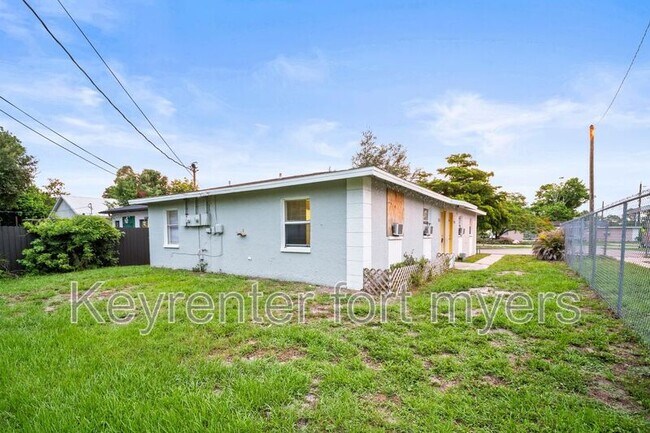 Building Photo - 322B Louise Ave