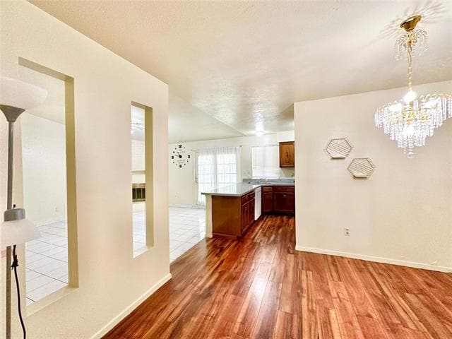 Foto del edificio - 2406 Jo Lyn Ln