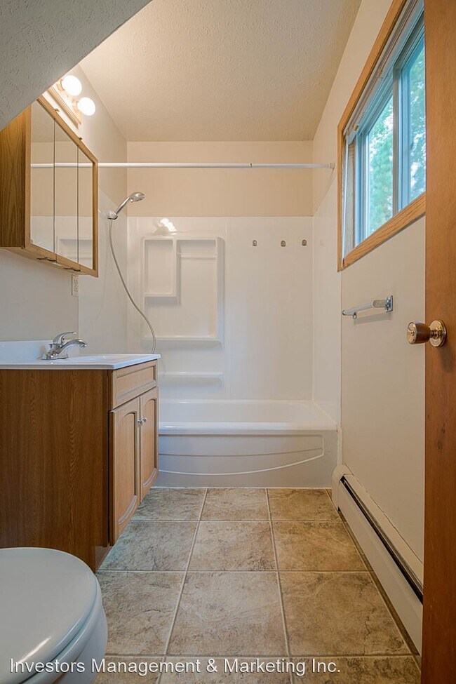 Building Photo - 1 br, 1 bath Apartment - 1123 11th Street ...