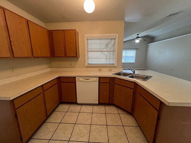 Foto del edificio - SPACIOUS 3 Bedroom, 2 Bathroom Ekana Point Home at Twin Rivers in OVIEDO!!! Available Now!