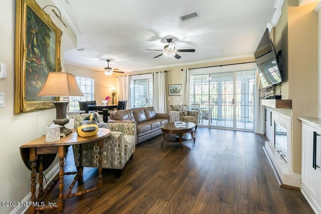 Foto del edificio - 355 N Shore Cir