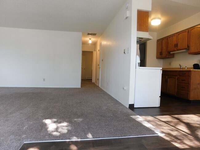 Foto del edificio - Single Family with Garage