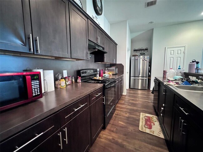 Foto del edificio - 1315 Big Deer Dr