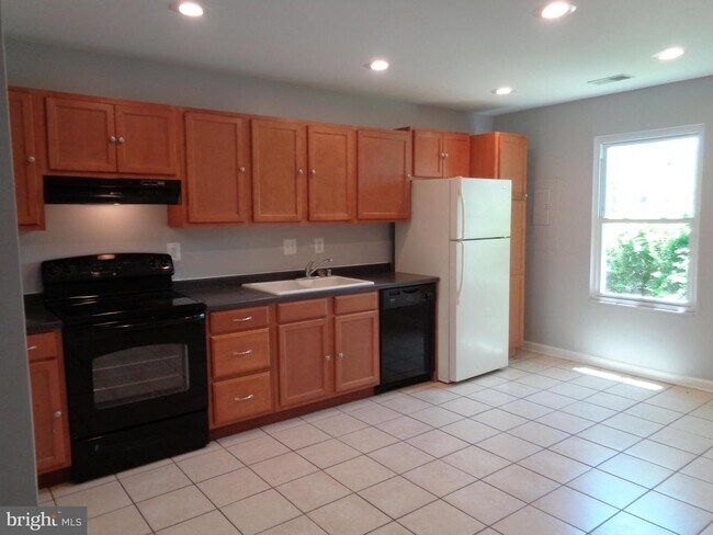 Foto del edificio - 612 Kittendale Cir