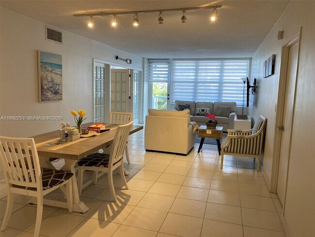 Foto del edificio - 3725 S Ocean Dr