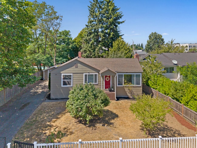 Building Photo - 10743 14th Ave SW