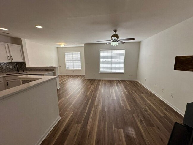 Building Photo - Townhouse / Stoney Creek