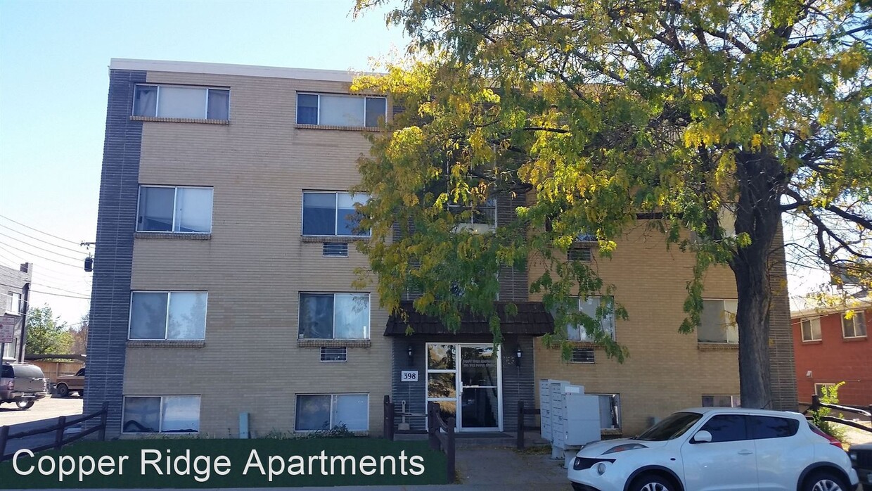 Primary Photo - 398 W Powers Ave