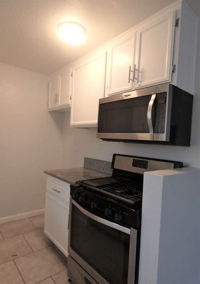 Foto del edificio - 563 Cherry Ave