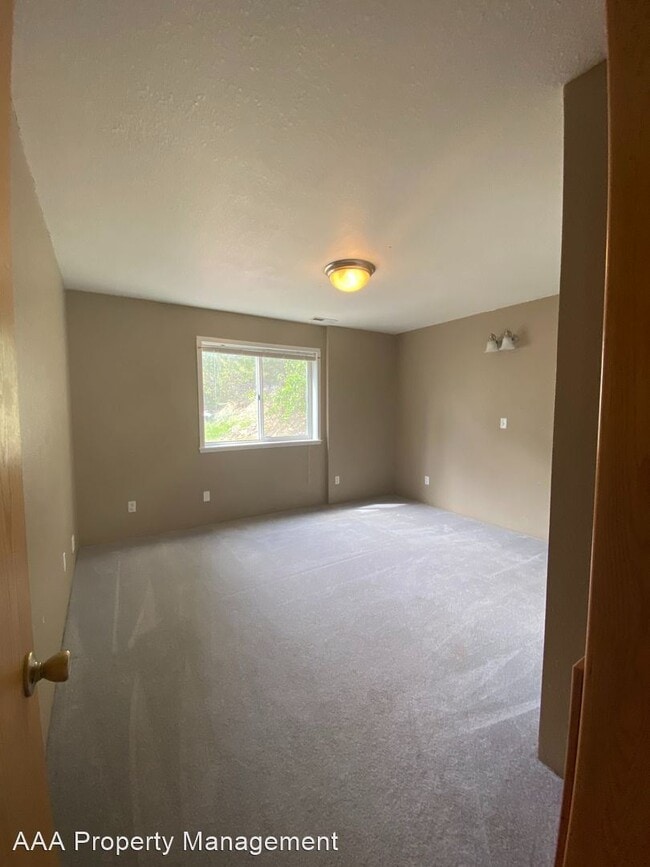 Building Photo - 5 br, 2 bath House - 12045 Old Fort Rd