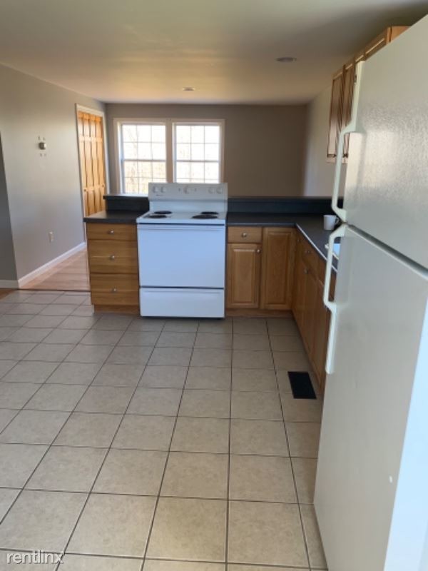 Building Photo - 1 br, 1 bath Apartment - 9 W Fountain Hill Rd