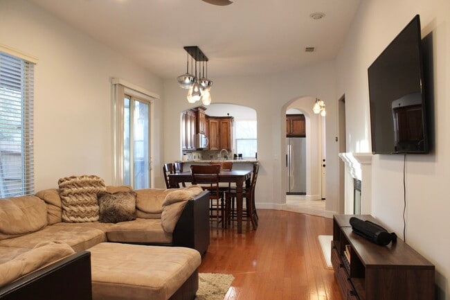 Building Photo - 7320 Orchard Cir