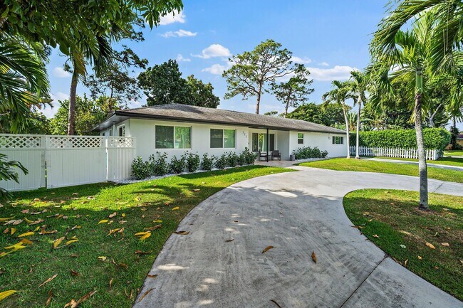 Foto del edificio - 722 SW 25th Pl