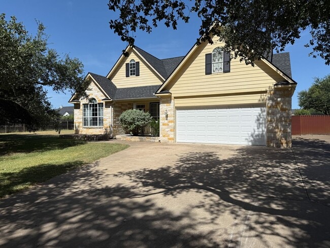 Building Photo - AVAILABLE NOW - BEAUTIFUL COUNTRY SIDE HOME!