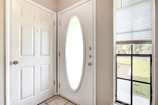 Foto del edificio - 8704 Clearbrook Trail