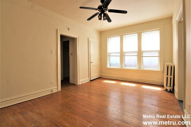 Building Photo - 637 W Patterson Ave