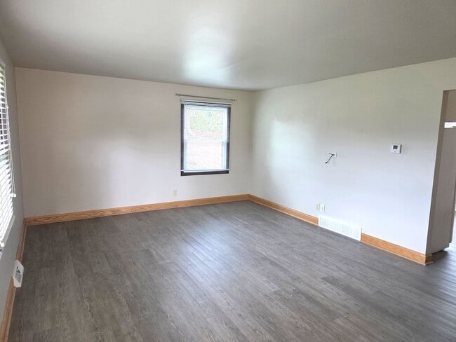 Building Photo - 3 bedroom Franklin Townhome