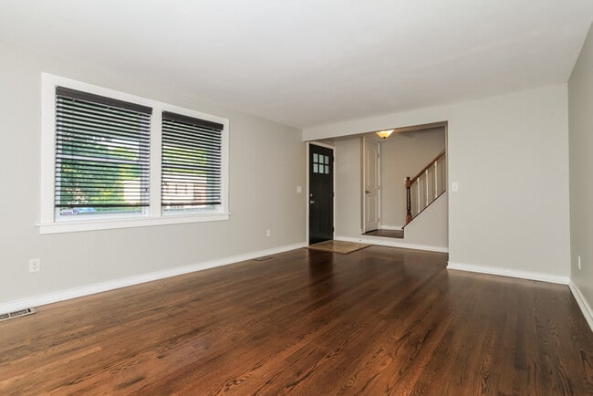 Building Photo - 3480 Meadowlark Dr