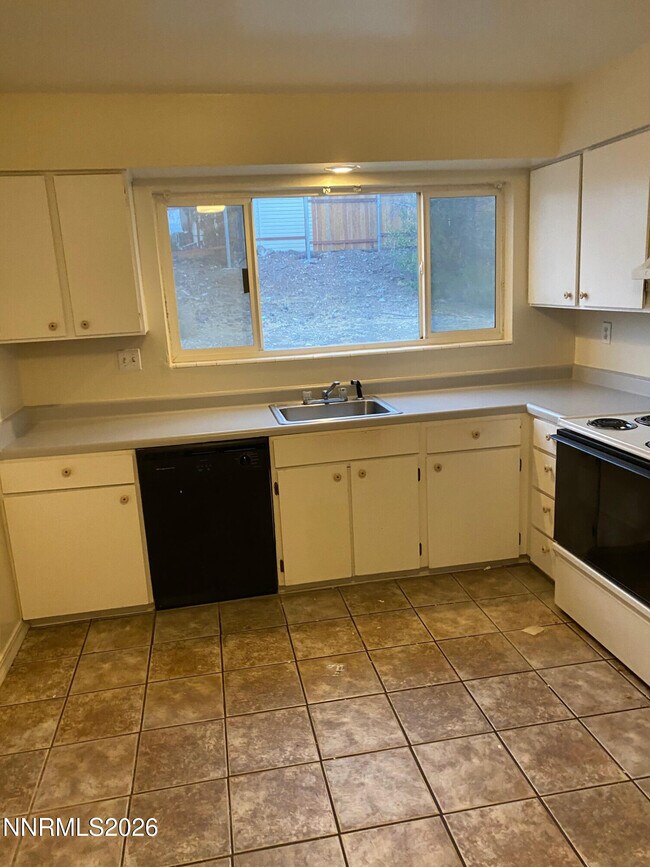 Foto del edificio - 3285 Gypsum Rd