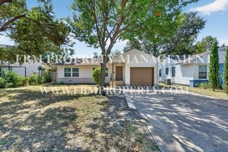 Building Photo - 2358 Norwood Dr