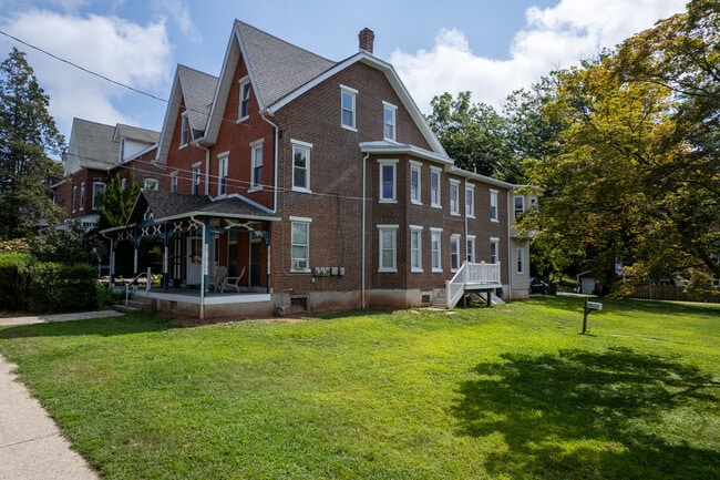 Building Photo - 506 Washington St