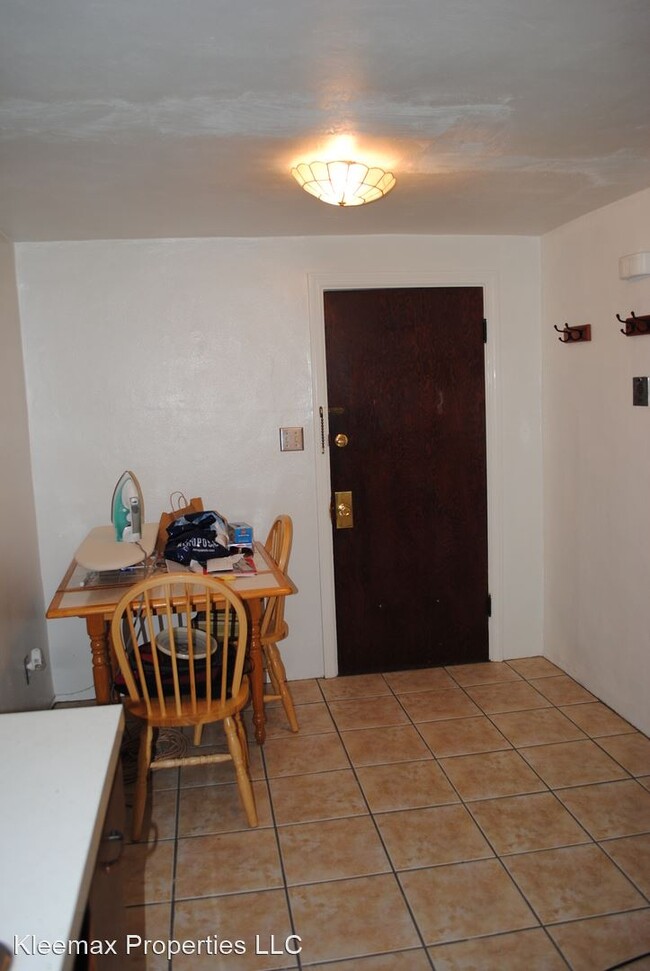 Building Photo - 2564 Erie Ave